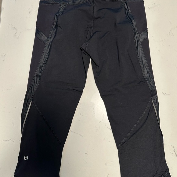 Lululemon chase me crop II size 6 VGUC BLACK LEGGINGS - Picture 4 of 11